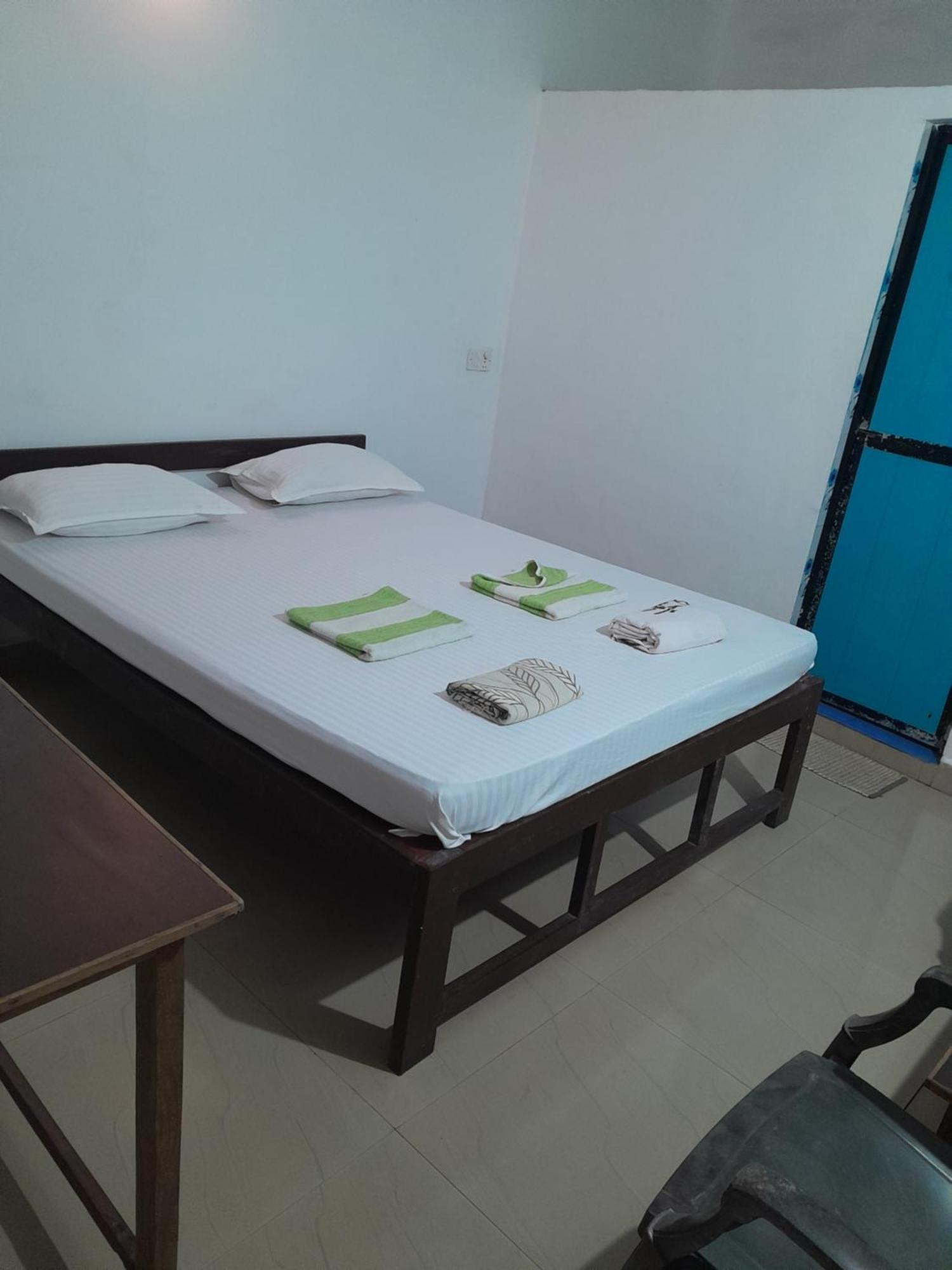 Ivon Guest House Arambol Oda fotoğraf